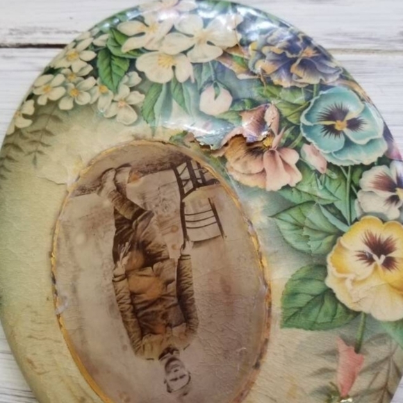 Soldier Tin Celluloid Hanging Button Floral Photograph Victorian - Picture 4 of 10